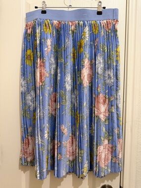 LuLaRoe Blue Pleated Pencil Skirt Beautiful Floral Sz XL
